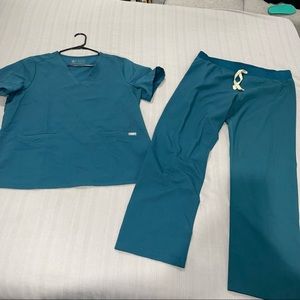 Figs Scrub Set in Caribbean Blue